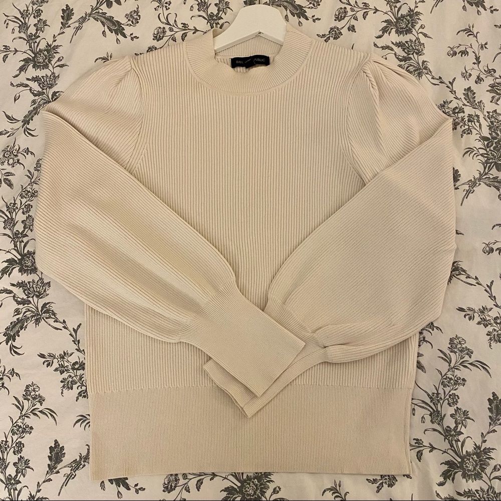 BANANA REPUBLIC Ribbed Balloon Sleeve Sweater - Size M, EUC